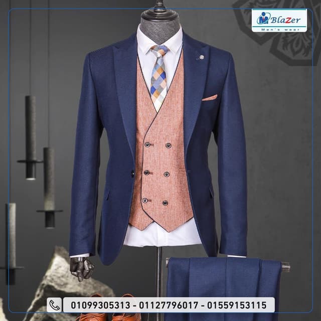 Front of mens Basic Tee in black.