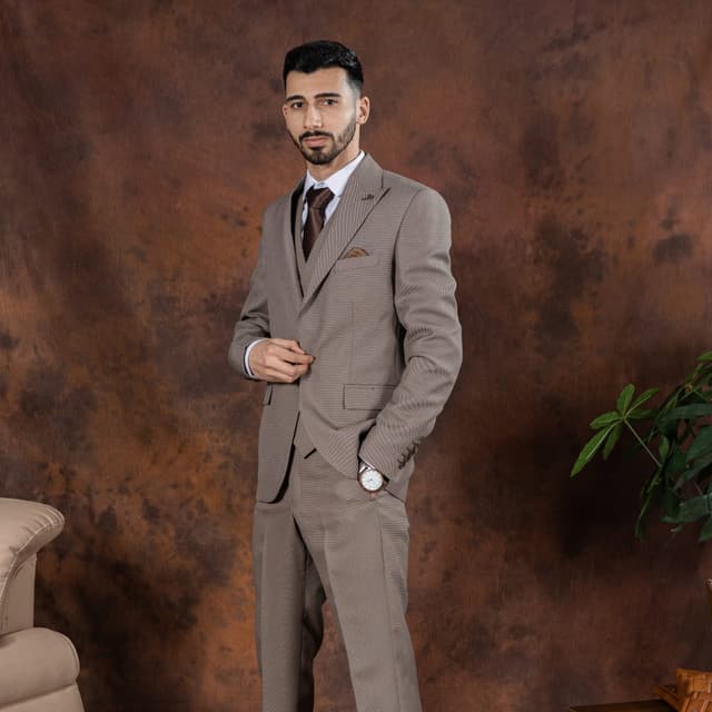 Front of mens Basic Tee in black.